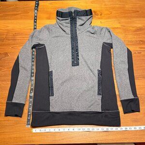 Lululemon Post Chaturanga Pullover, Black/Ambient Grey/Black Size 6